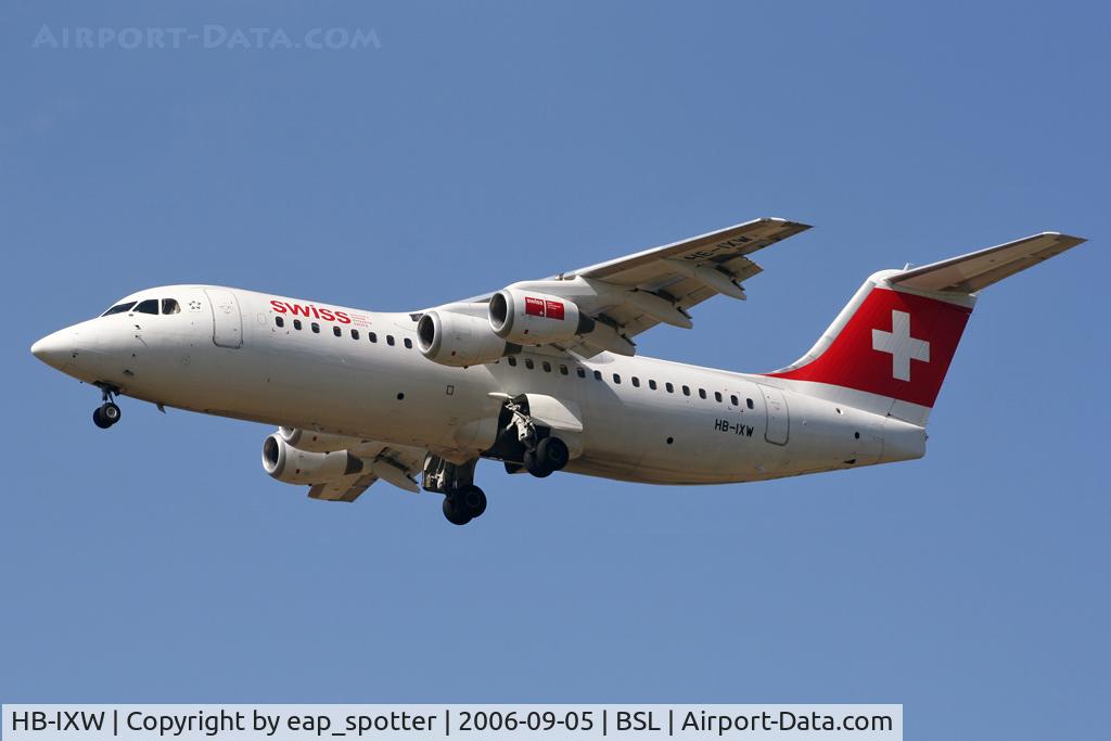 HB-IXW, 1995 British Aerospace Avro 146-RJ100 C/N E3272, inbound from LHR daily flight LX 485