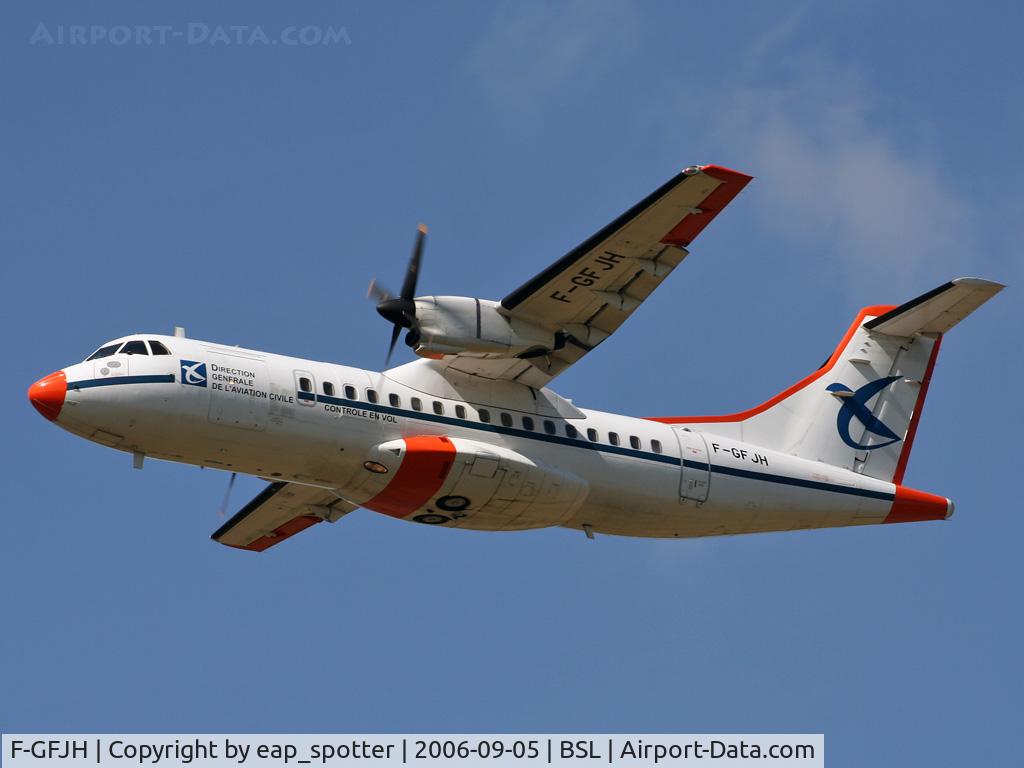 F-GFJH, 1987 ATR 42-300 C/N 049, Calibrating ILS 16