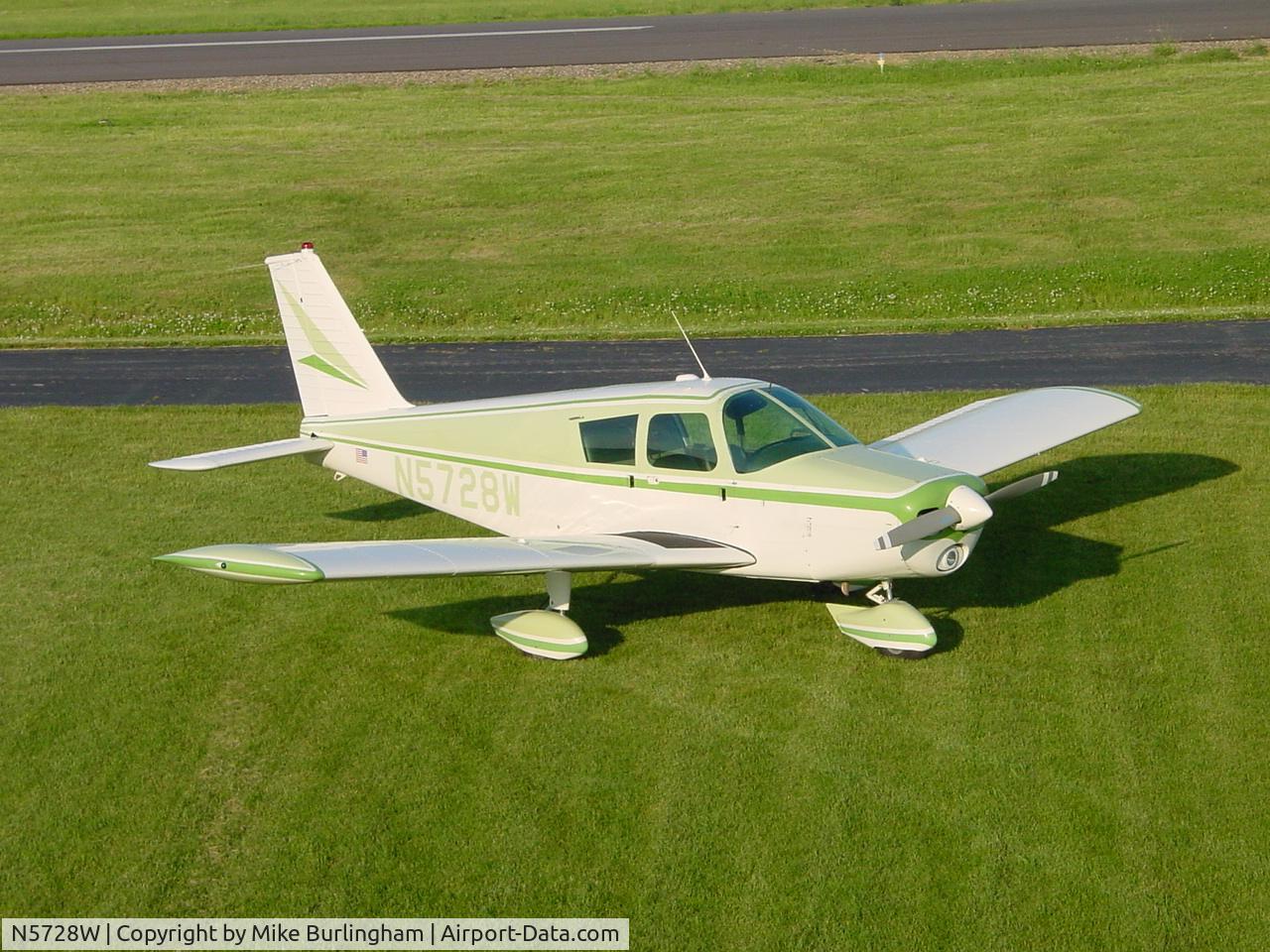 N5728W, 1963 Piper PA-28-150 Cherokee C/N 28-1331, At Z98