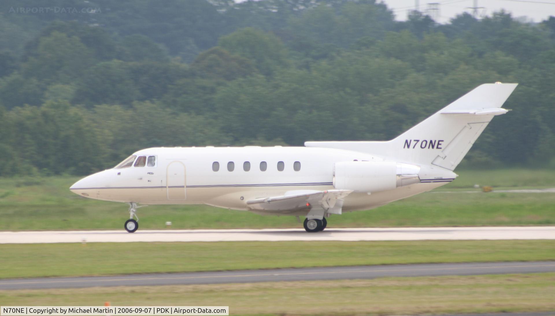 N70NE, British Aerospace BAe.125 Series 800A C/N 258107, Taking off from 2R