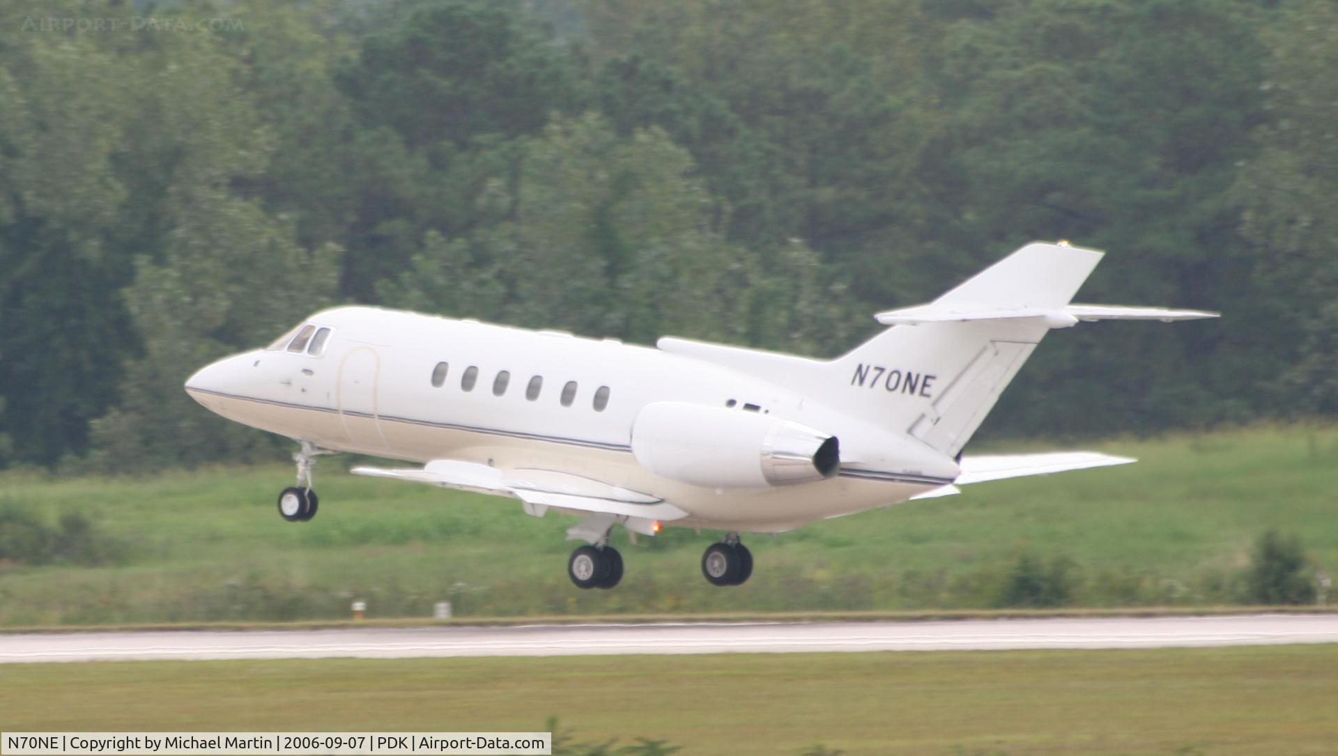 N70NE, British Aerospace BAe.125 Series 800A C/N 258107, Departing Runway 2R