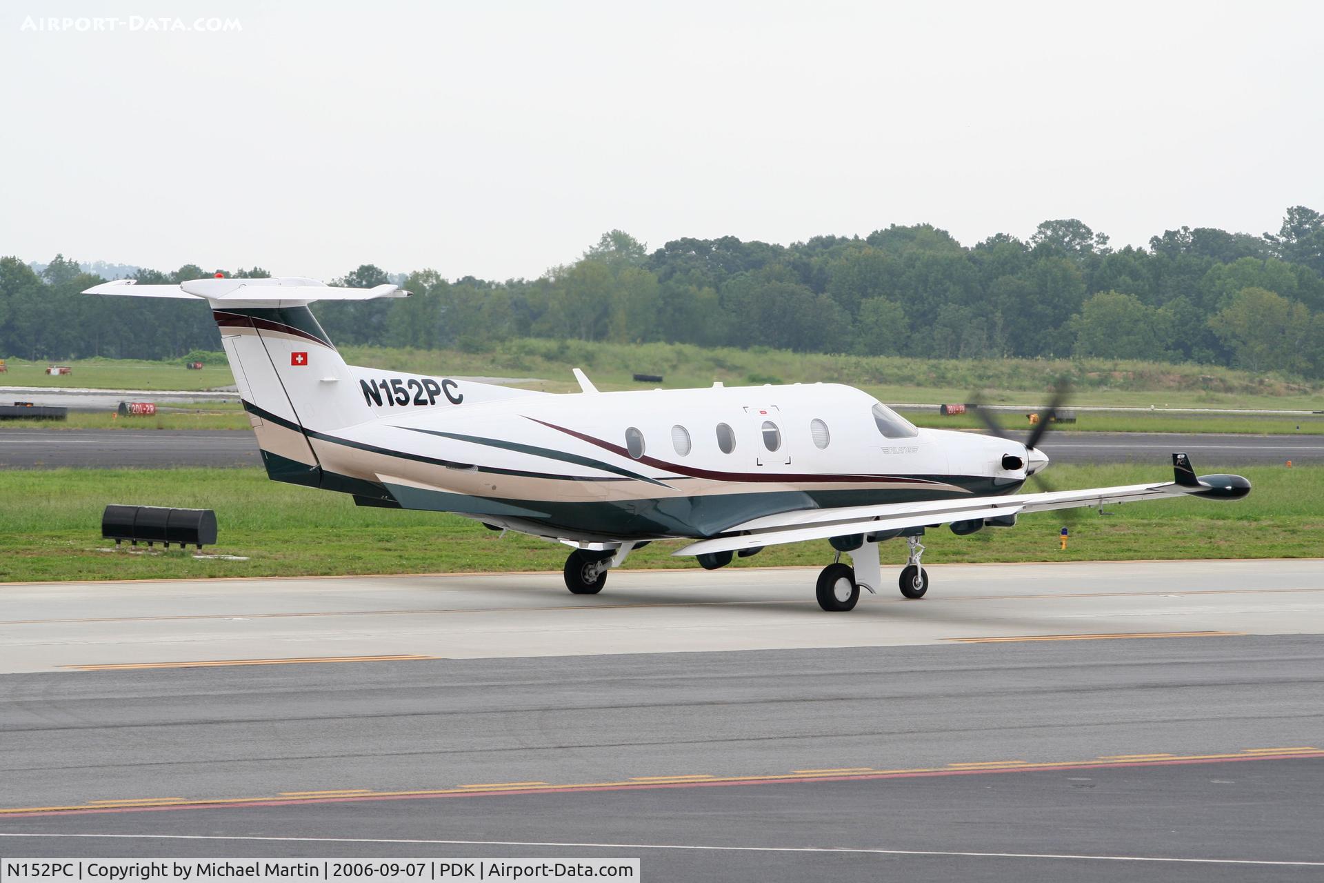 N152PC, 2004 Pilatus PC-12/45 C/N 552, Taxing to Runway 2R