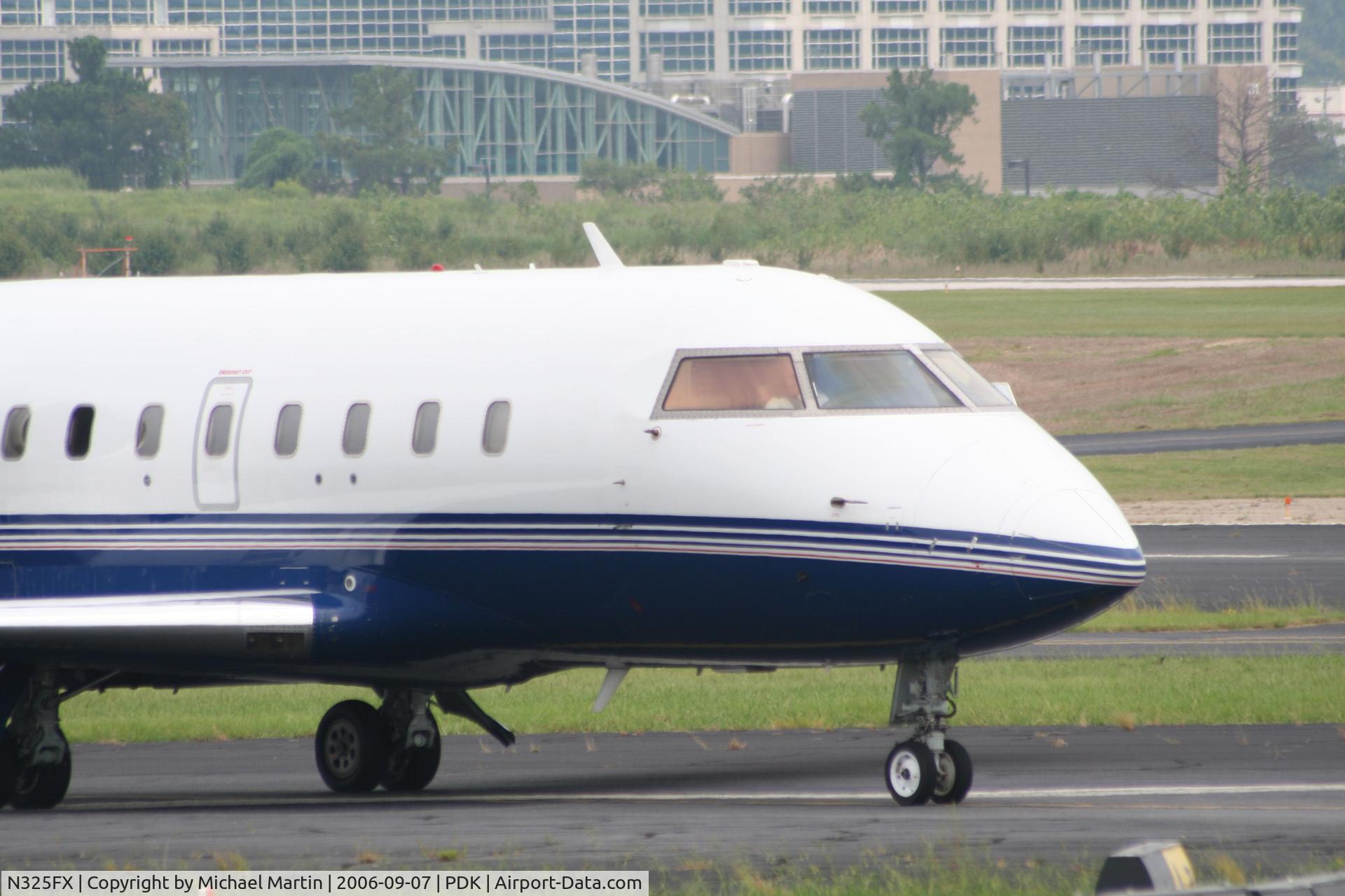 N325FX, 2000 Bombardier Challenger 604 (CL-600-2B16) C/N 5457, Closeup of cockpit