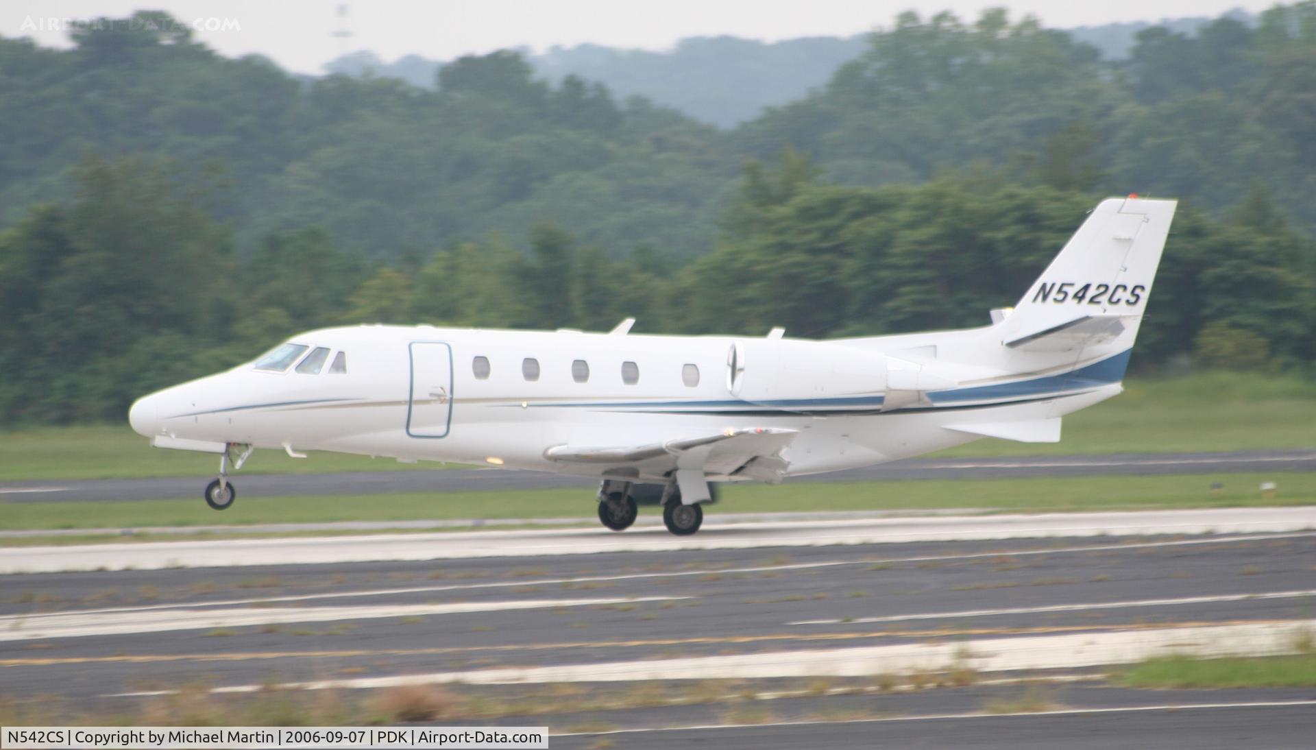 N542CS, 2004 Cessna 560XL C/N 560-5523, Starting to depart runway 2R