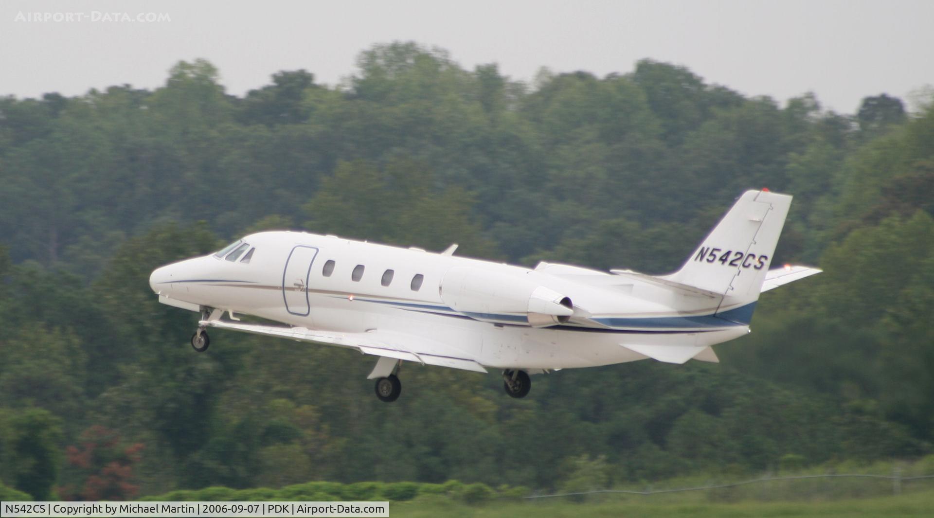 N542CS, 2004 Cessna 560XL C/N 560-5523, Departing Runway 2R