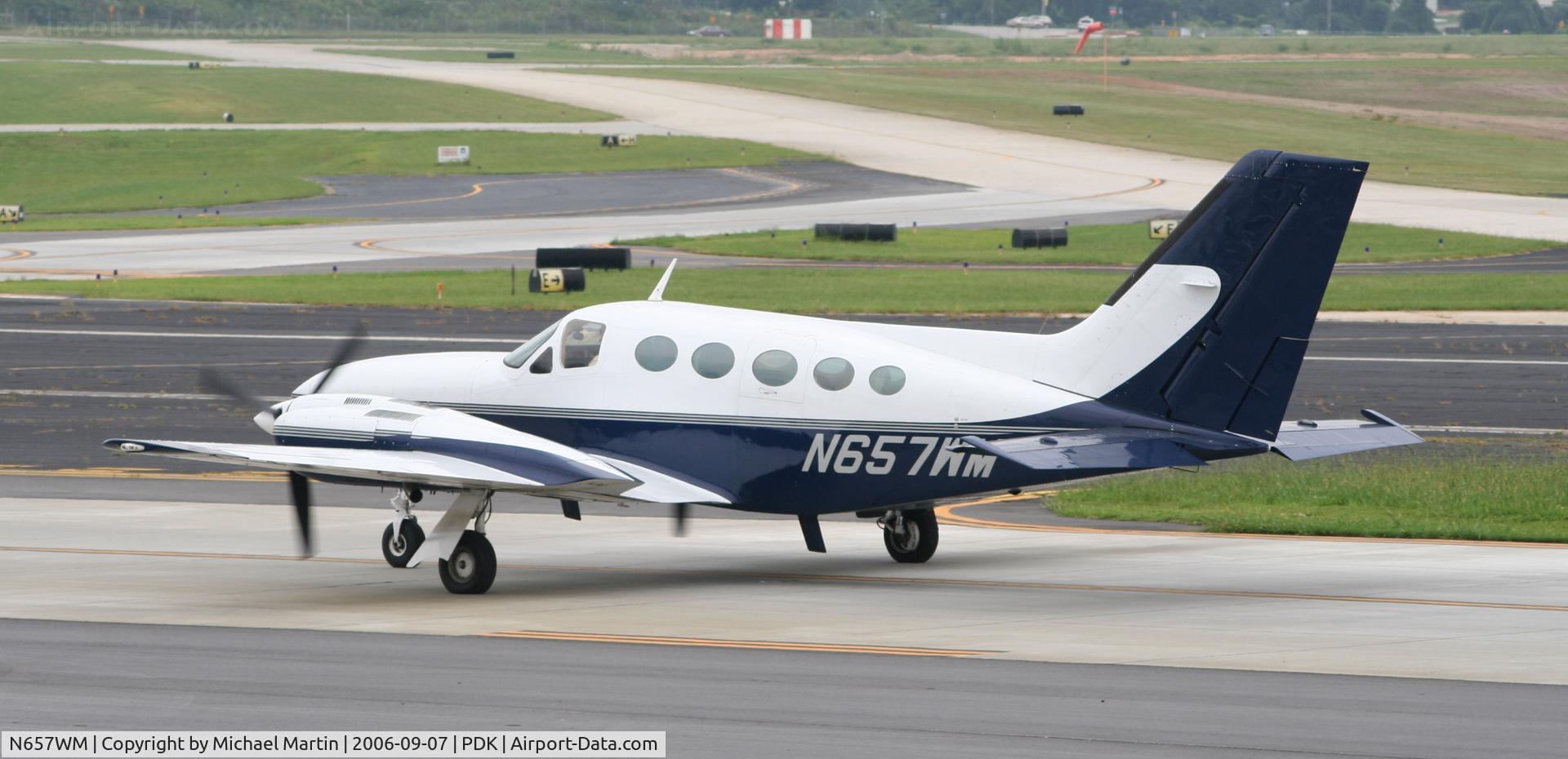 N657WM, Cessna 421C Golden Eagle C/N 421C0474, Taxing to Epps Air Service