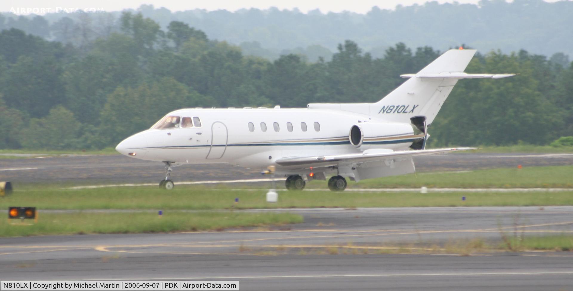 N810LX, 1989 British Aerospace BAe.125 Series 800A C/N 258145, Landing 2R with airbrakes extended