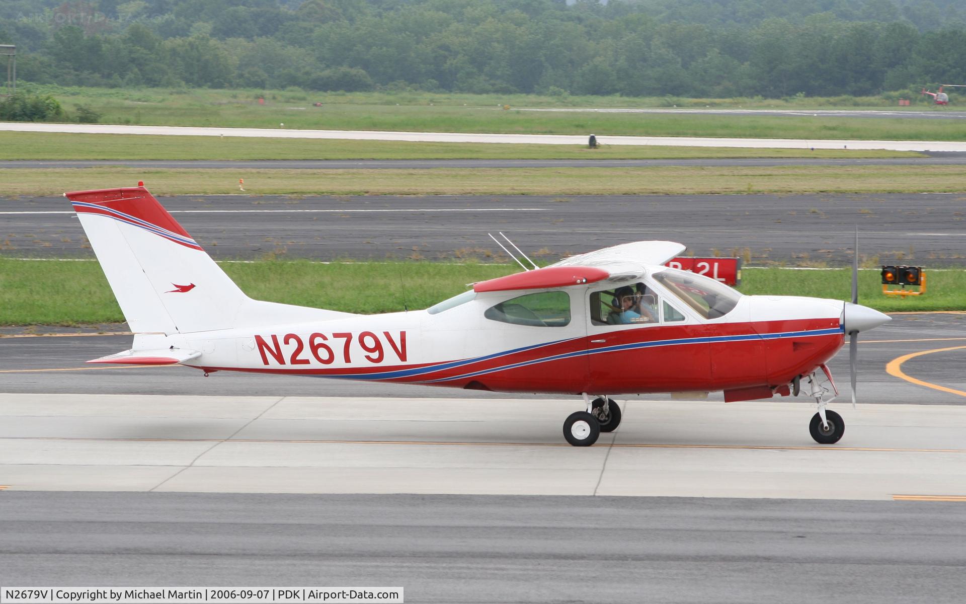 N2679V, 1975 Cessna 177RG Cardinal C/N 177RG0653, Taxing to Runway 2L