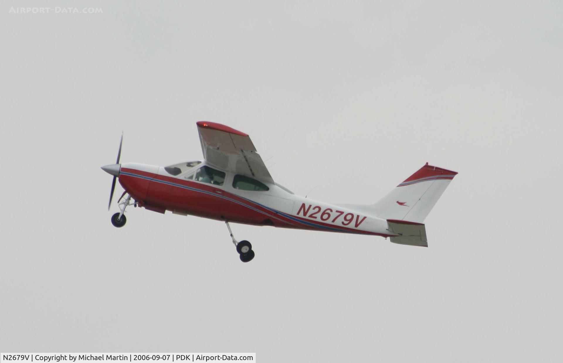 N2679V, 1975 Cessna 177RG Cardinal C/N 177RG0653, Departing 2L - Gear Up!