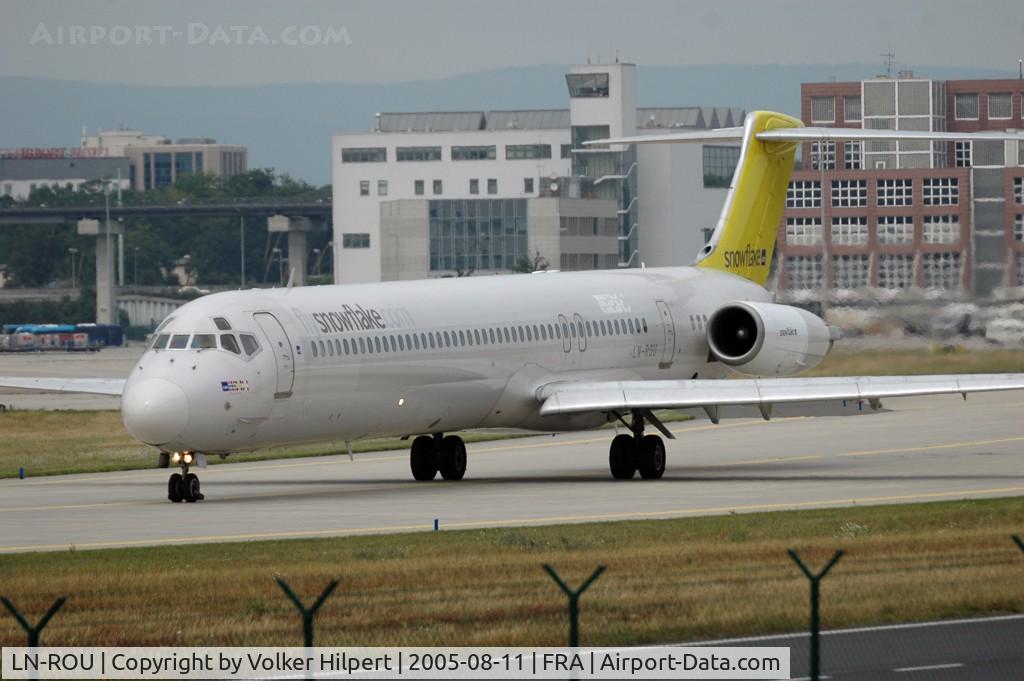 LN-ROU, 1986 McDonnell Douglas MD-82 (DC-9-82) C/N 49424, taxiing to start position