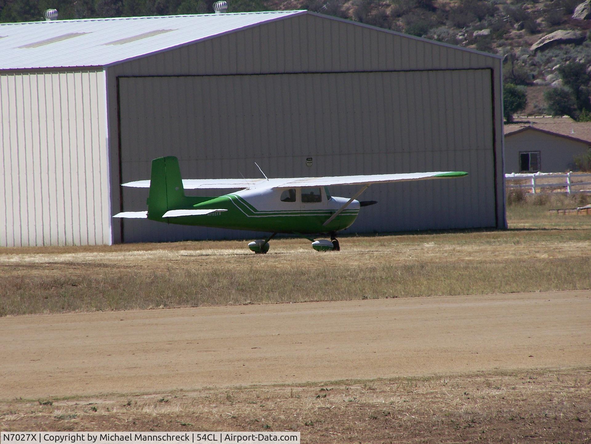 N7027X, 1960 Cessna 150A C/N 15059127, he just landed with out using  his radio