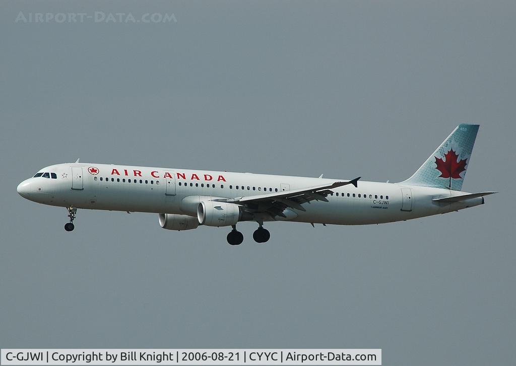 C-GJWI, 2002 Airbus A321-211 C/N 1772, Short final for 16