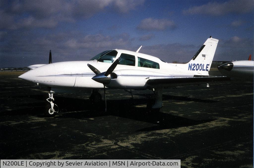 N200LE, 1979 Cessna 310R C/N 310R1842, Pond Air Express operated in Madison Wisconsin from 1996 to 1999.