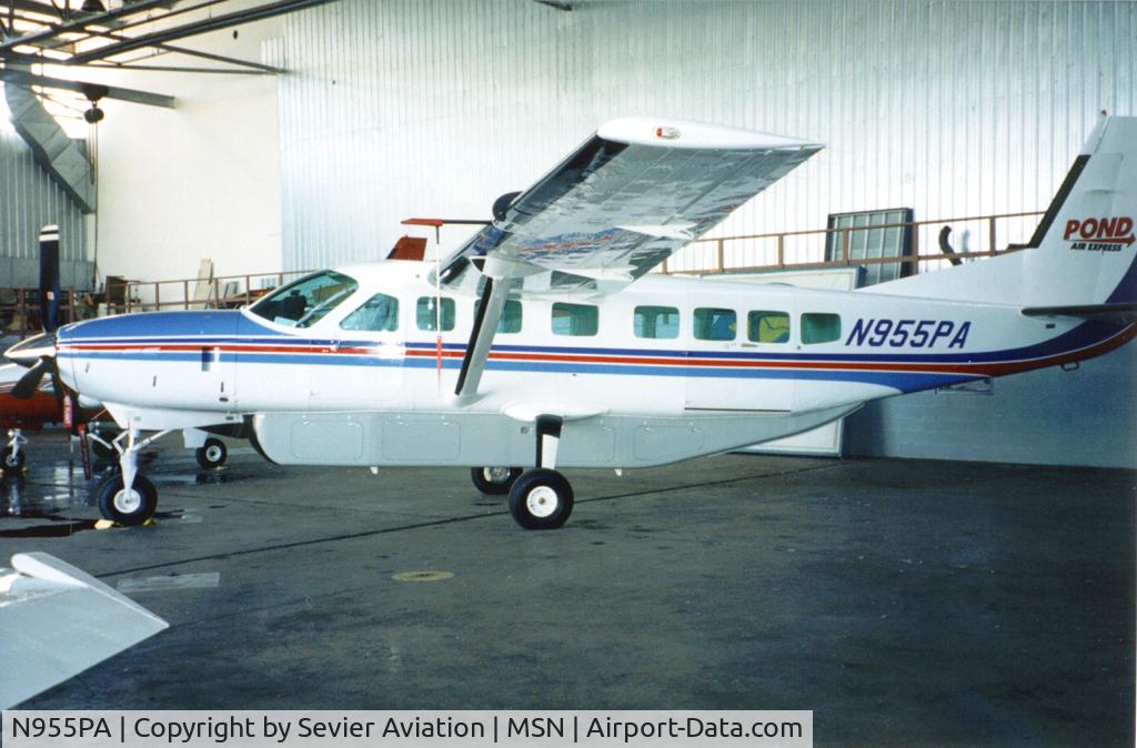 N955PA, Cessna 208B C/N 208B0687, Pond Air Express operated in Madison Wisconsin from 1996 to 1999.