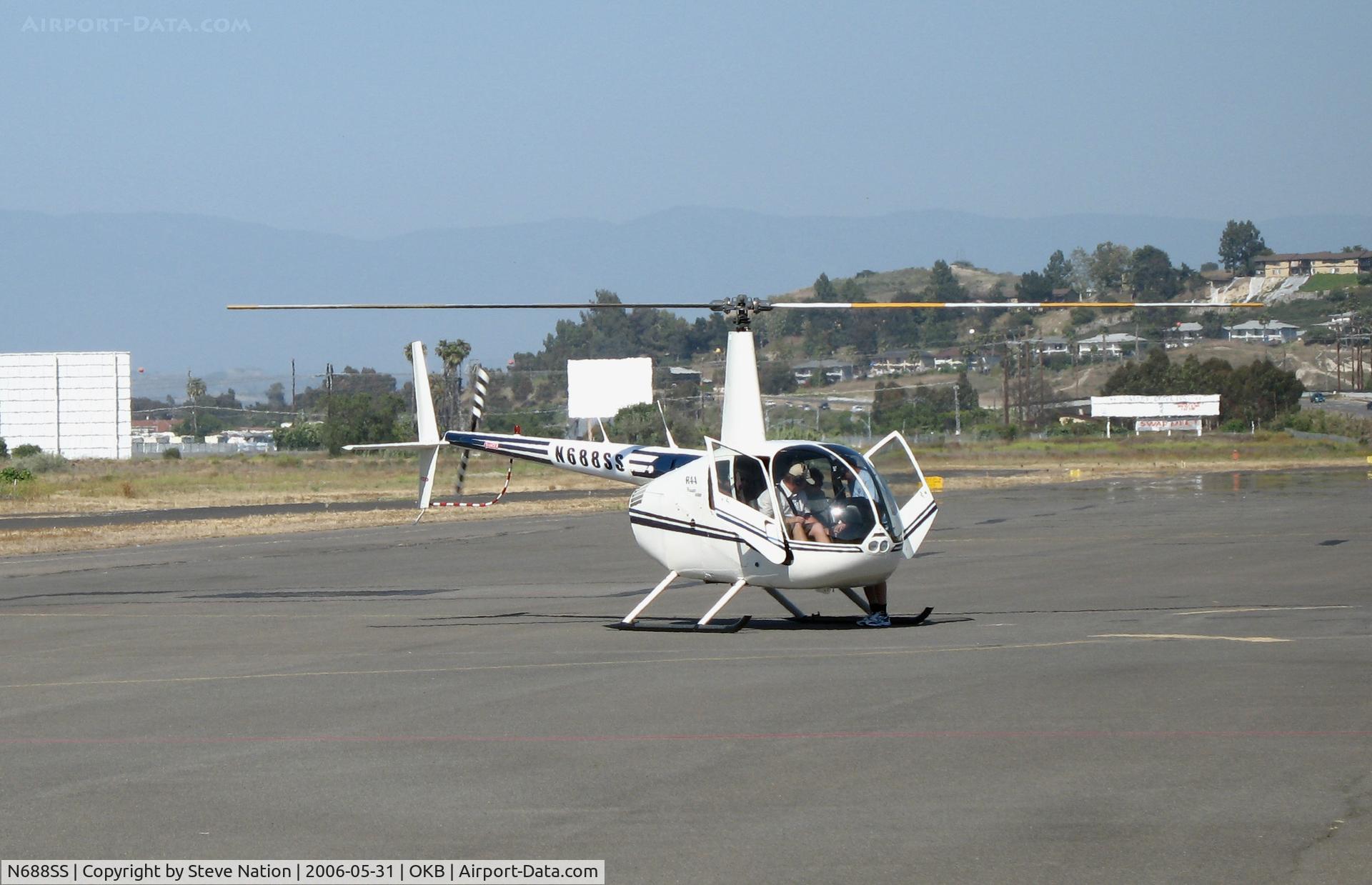 N688SS, 2000 Robinson R44 Raven C/N 0861, Raven Helicopters 2000 Robinson Helicopters R44 visiting @ Oceanside Municipal Airport, CA