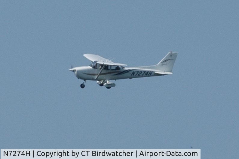 N7274H, 1999 Cessna 172R C/N 17280642, N7274H on approach above Farmington Meadows