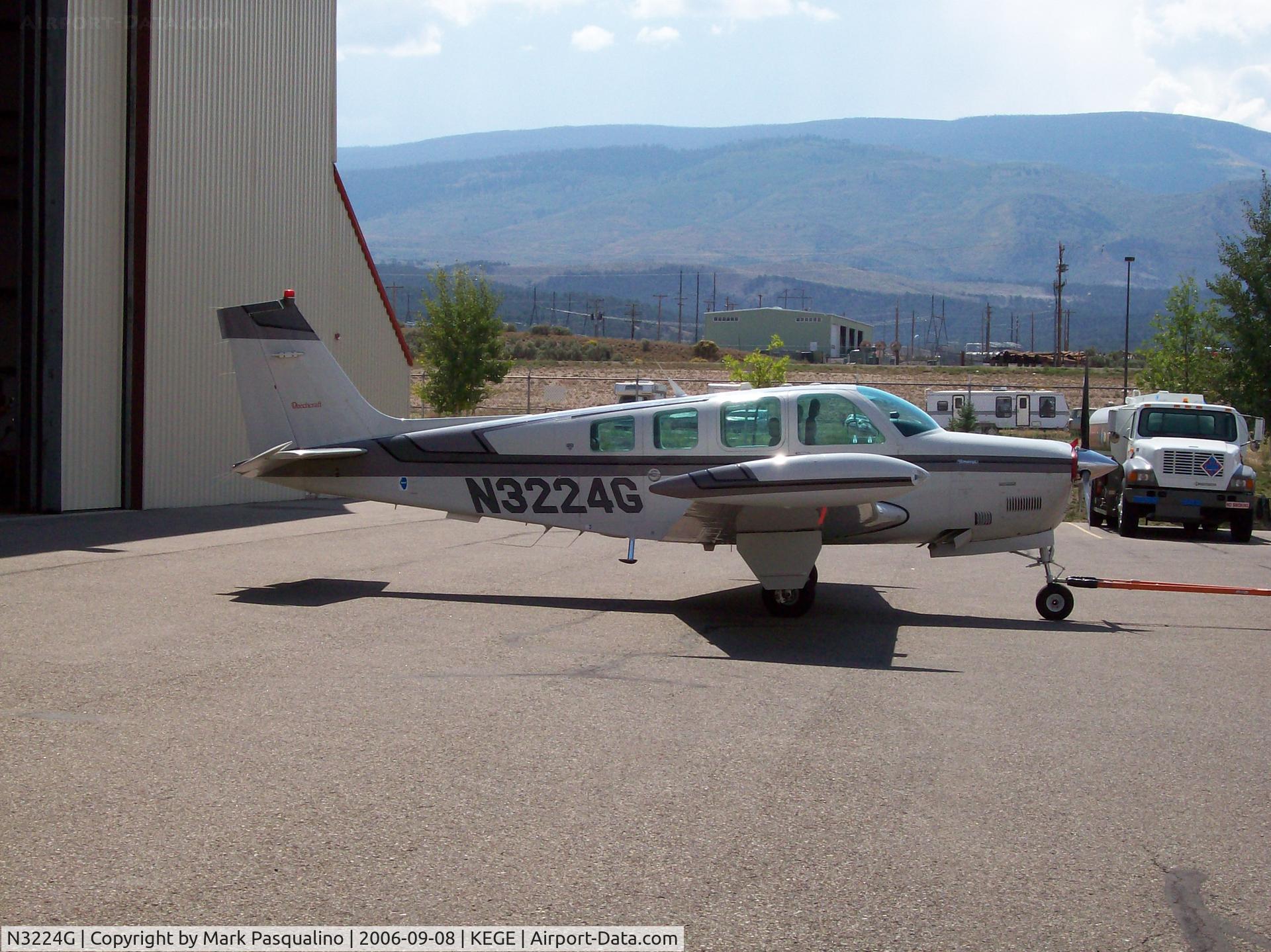 N3224G, 1995 Beech A36 Bonanza 36 C/N E-2924, Beech A36
