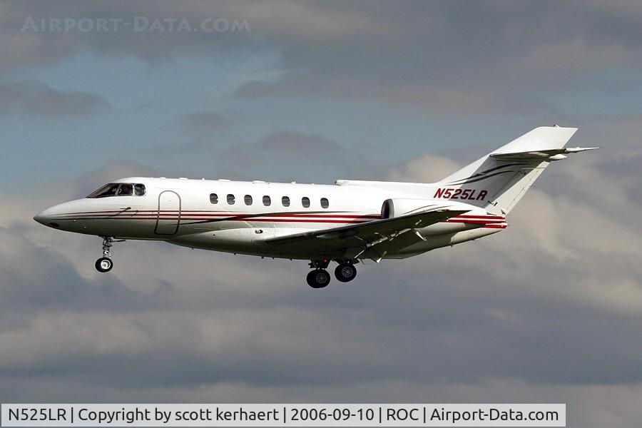 N525LR, 1993 British Aerospace BAe.125-1000A C/N 259036, landing 04