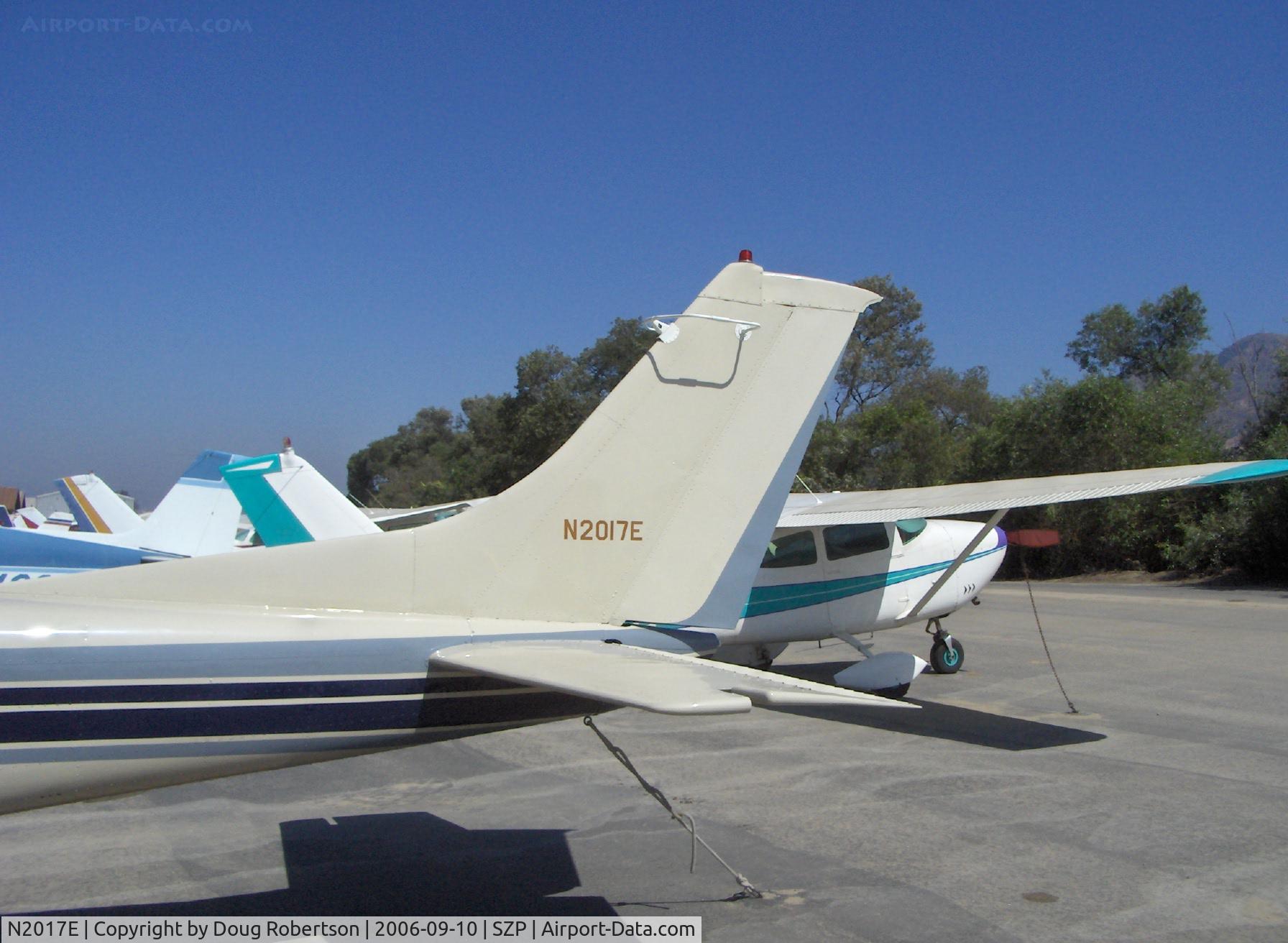 N2017E, 1982 Cessna T182 Skylane C/N 18268183, 1982 Cessna T182 SKYLANE, Lycoming O-540-L3C5D 235 Hp, antenna on vertical stabilizer