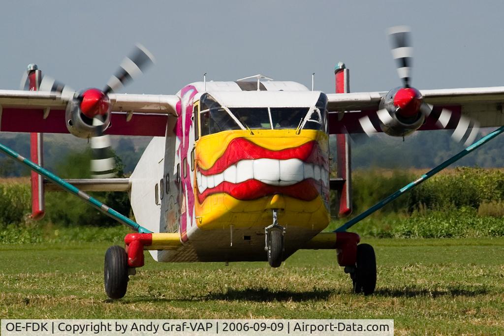 OE-FDK, 1972 Short SC-7 Skyvan 3A-100 C/N SH.1901, Skydiver day near Hollabrunn.