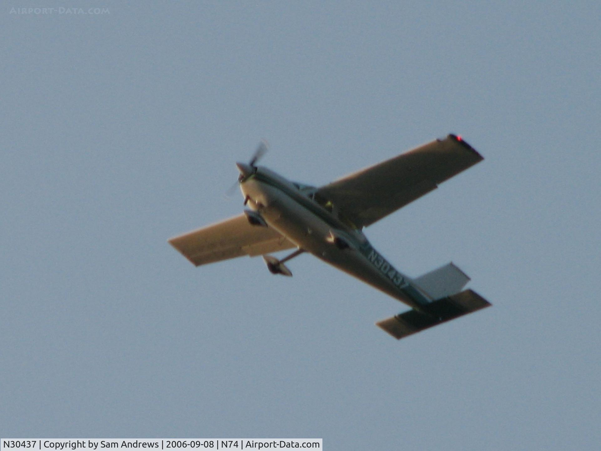 N30437, 1968 Cessna 177A Cardinal C/N 17701253, This guy was flying over the Nittany Antique tractor show so I took his picture.