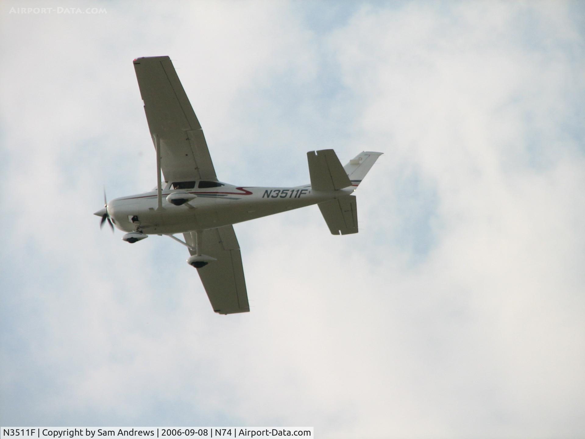N3511F, 2001 Cessna 182T Skylane C/N 18281016, Flying over the Nittany Antique Tractor Show