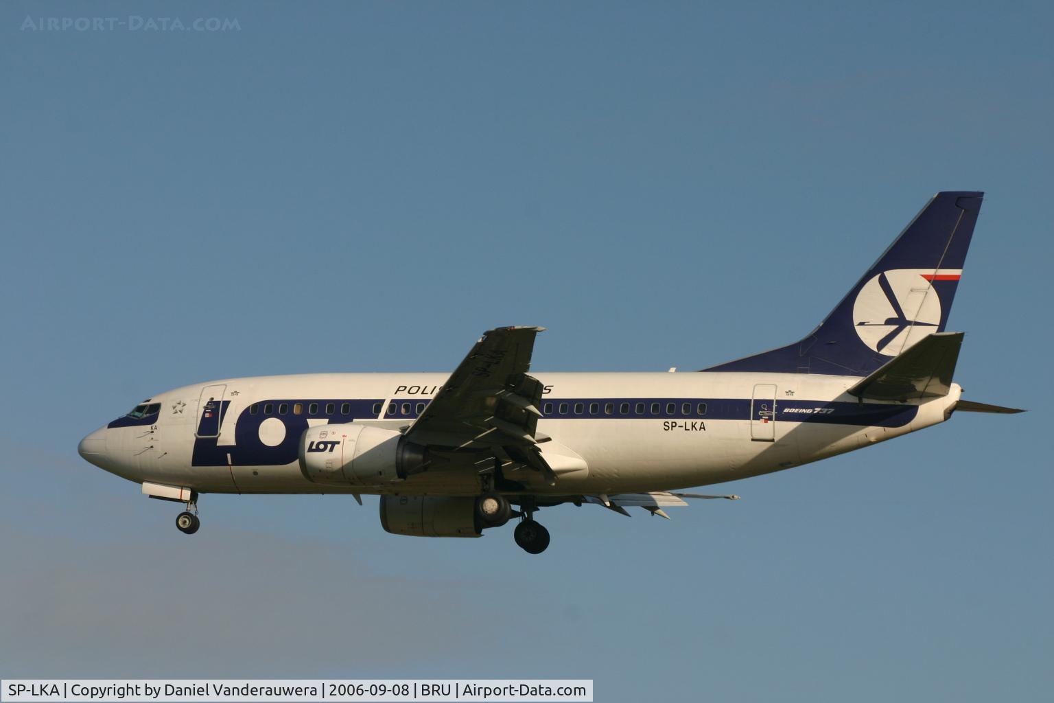 SP-LKA, 1992 Boeing 737-55D C/N 27416, descending to rwy 25L