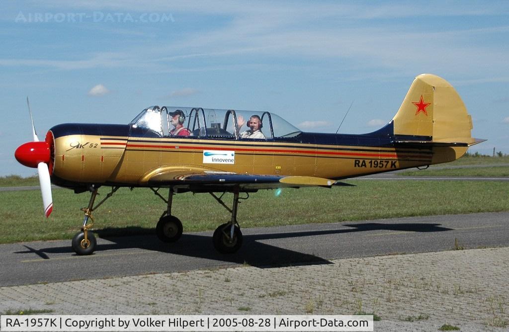 RA-1957K, Yakovlev Yak-52 C/N 822615, Yakovlev Yak-52