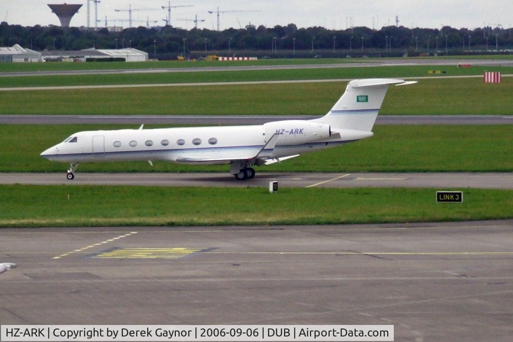 HZ-ARK, Gulfstream Aerospace V-SP G550 C/N 5074, Taxiing for take-off at DUB