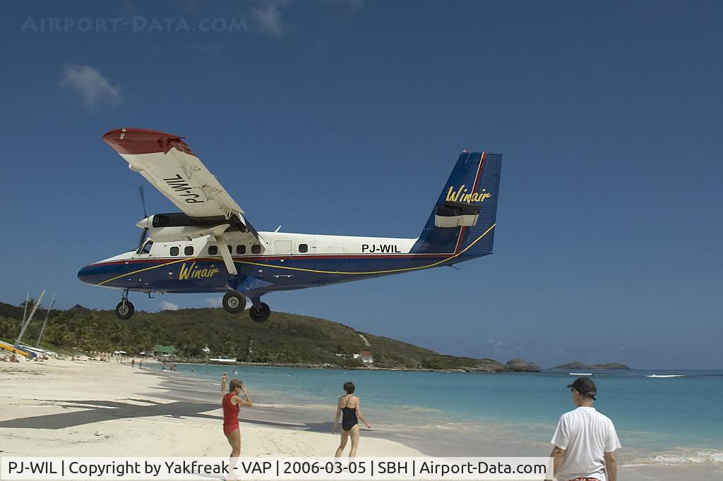 PJ-WIL, 1973 De Havilland Canada DHC-6-300 Twin Otter C/N 358, Winair Dash 6 Twin Otter