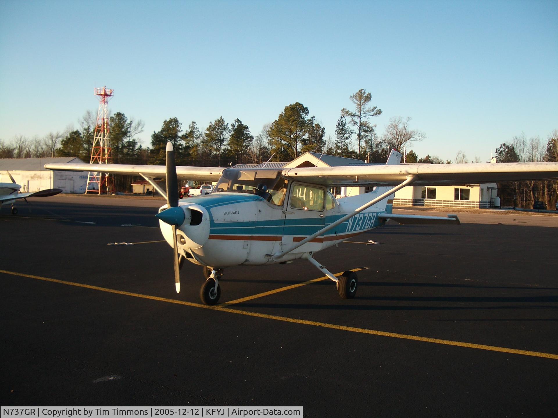 N737GR, 1977 Cessna 172N C/N 17269411, Rick Aviation out of KPHF