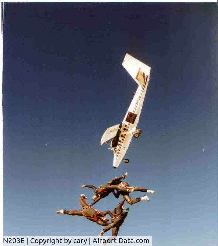 N203E, 1967 De Havilland Canada DHC-6-100 Twin Otter C/N 53, was a jump plane from 91 till it crashed in 06