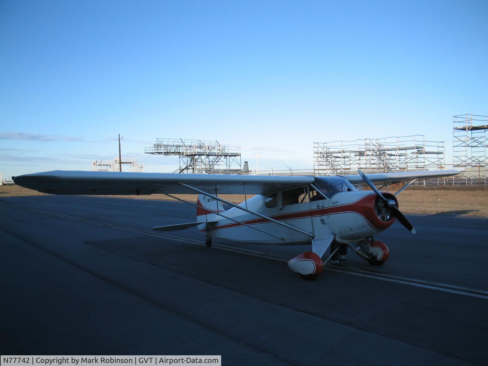 N77742, 1946 Funk B85C C/N 372, 