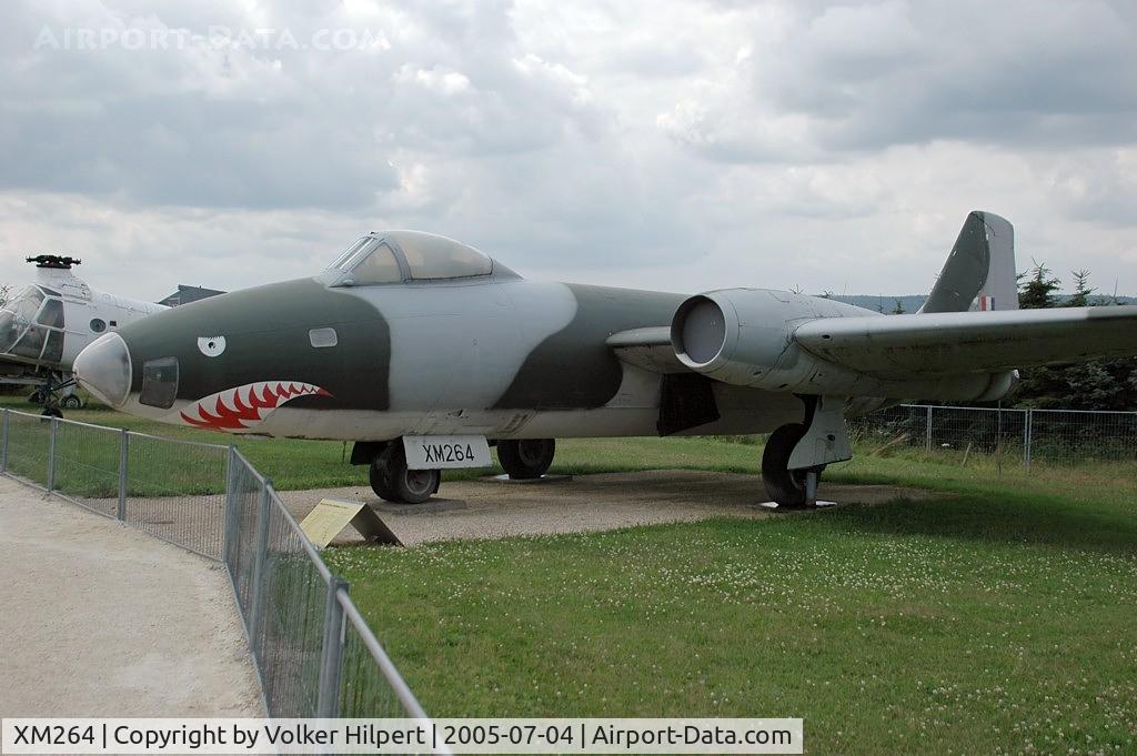 XM264, English Electric Canberra B(I).8 C/N EEP71624, British Aerospace Corporation Canberra B.8