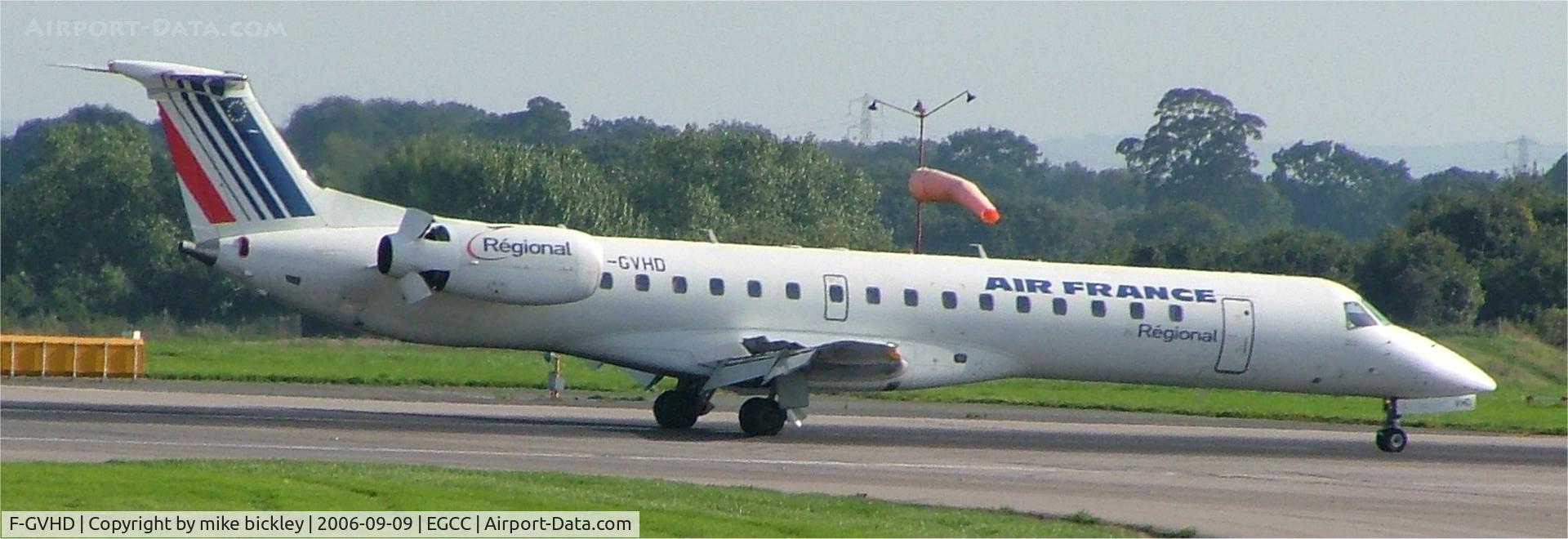 F-GVHD, 1999 Embraer ERJ-145LR (EMB-145LR) C/N 145178, reverse thrust applied