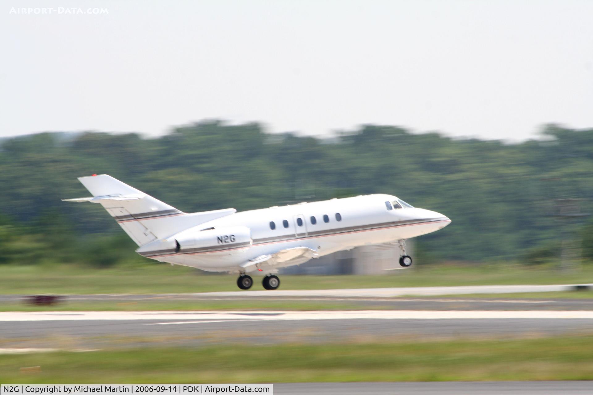 N2G, 1998 Raytheon Hawker 800XP C/N 258354, Takeoff from 20L