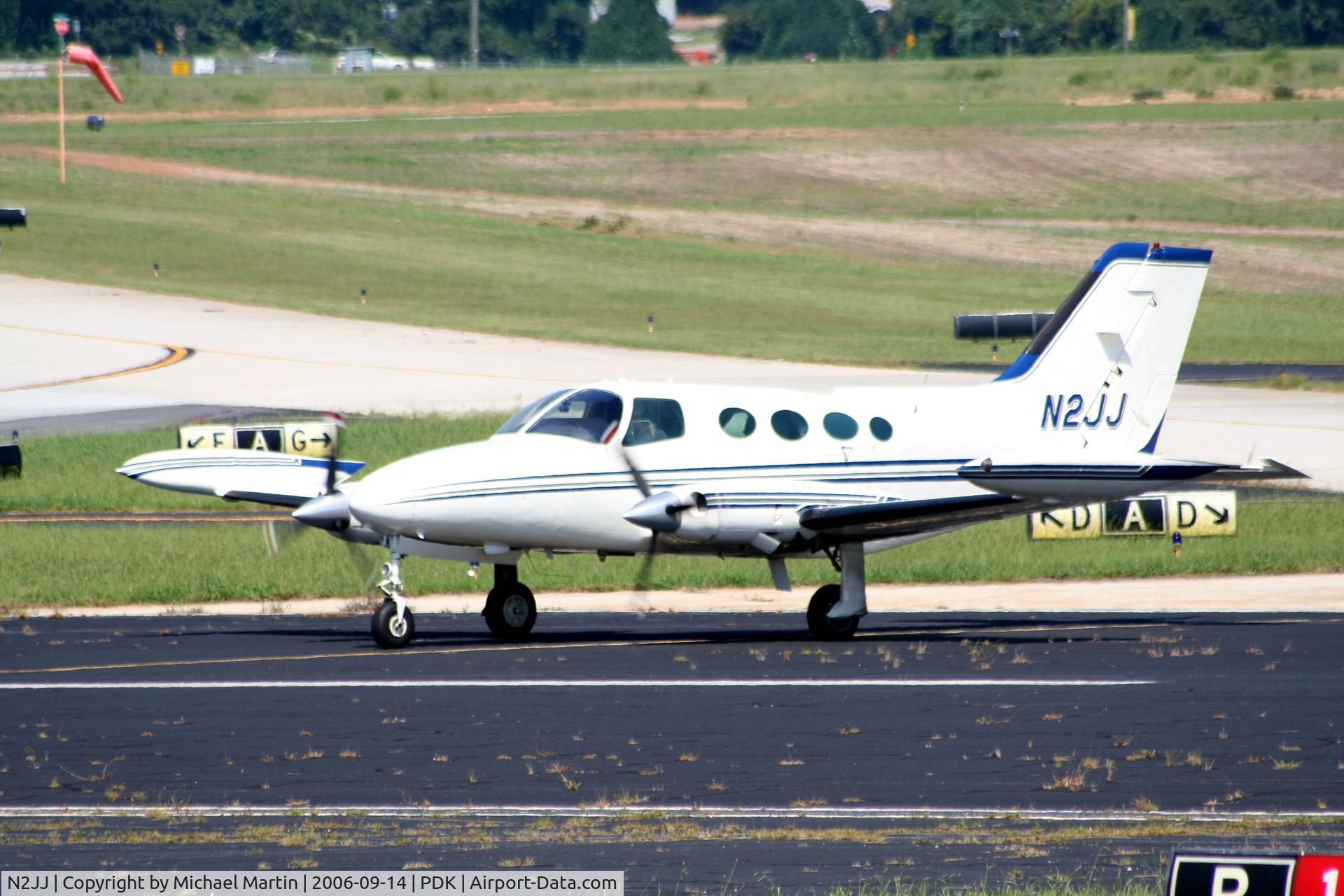 N2JJ, 1968 Cessna 401 C/N 401-0235, Taxing to Epps Air Service