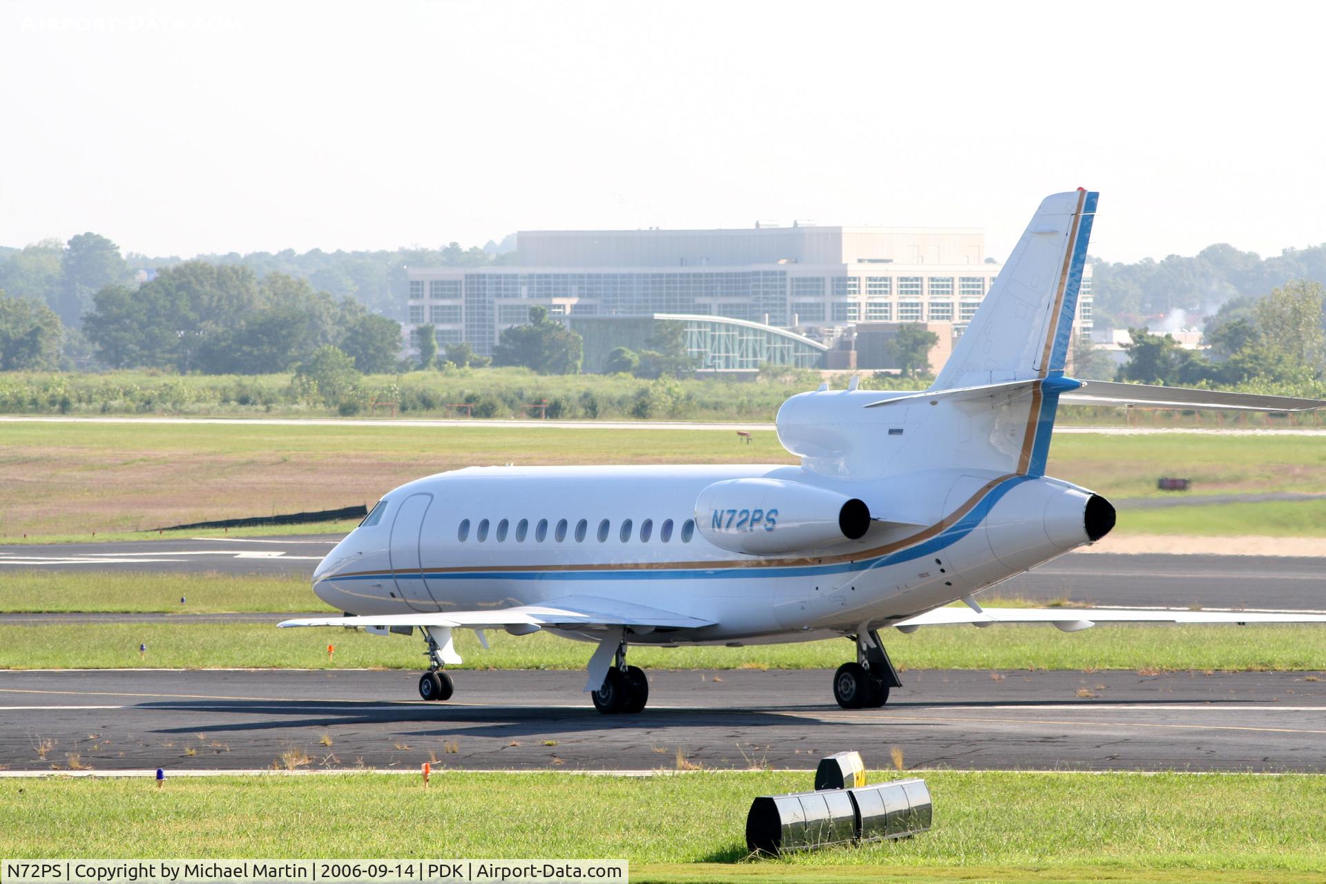 N72PS, 2007 Dassault FALCON 2000EX C/N 116, Taxing to Signature Air