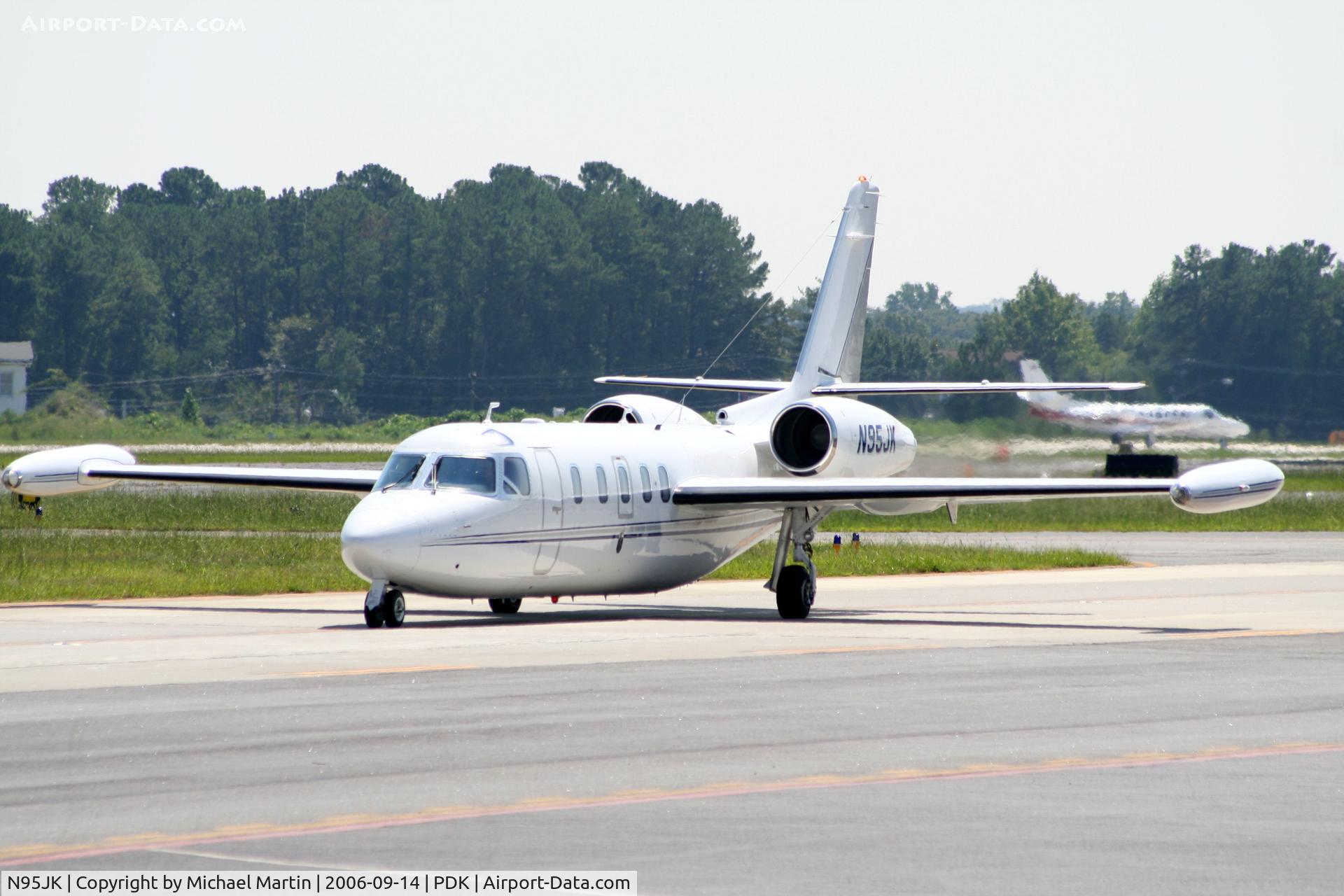 N95JK, 1980 Israel Aircraft Industries IAI-1124 Westwind C/N 283, Taxing to Epps Air Service
