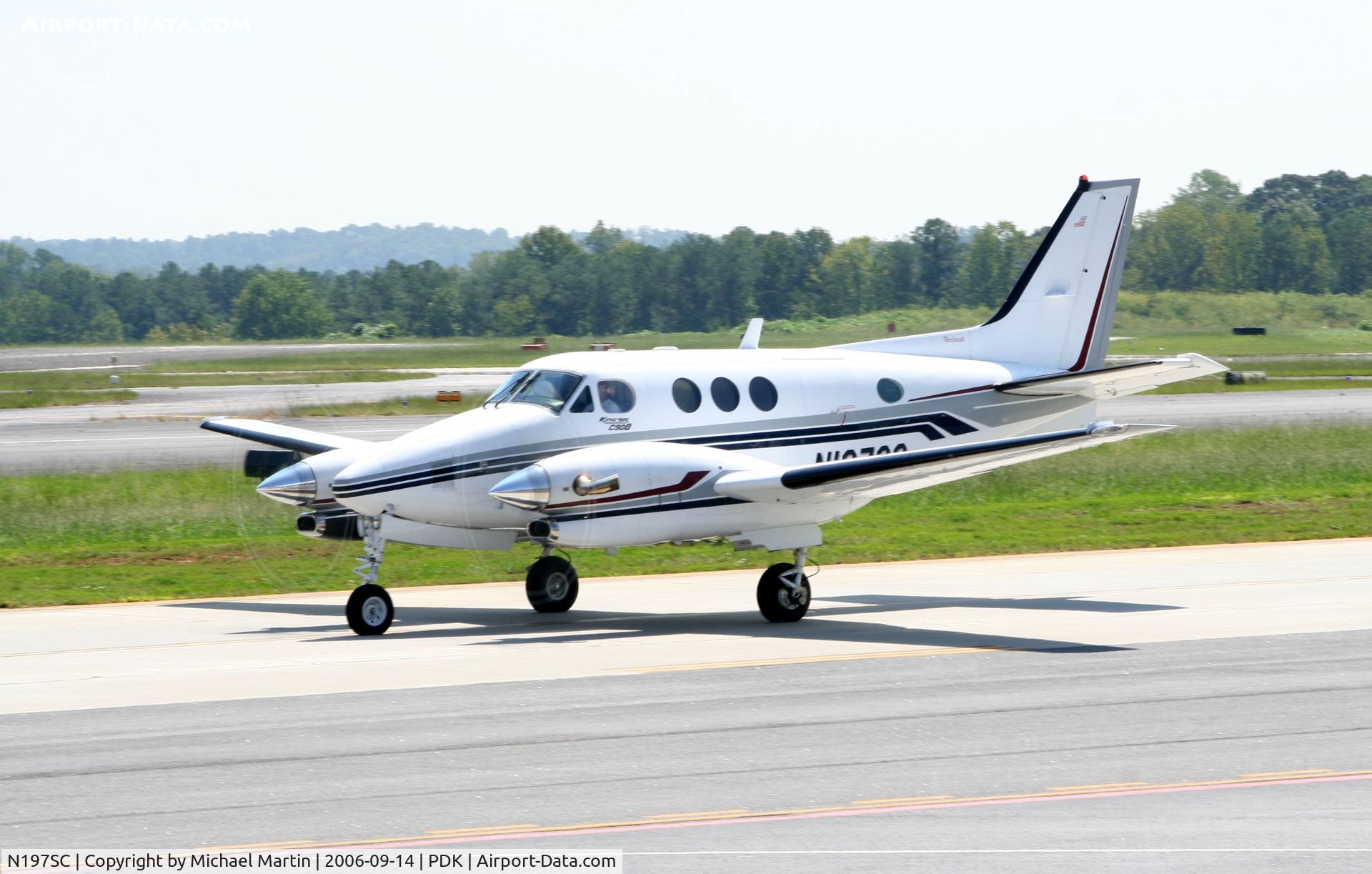 N197SC, 1997 Raytheon Aircraft Company C90A C/N LJ-1490, Taxing back from flight