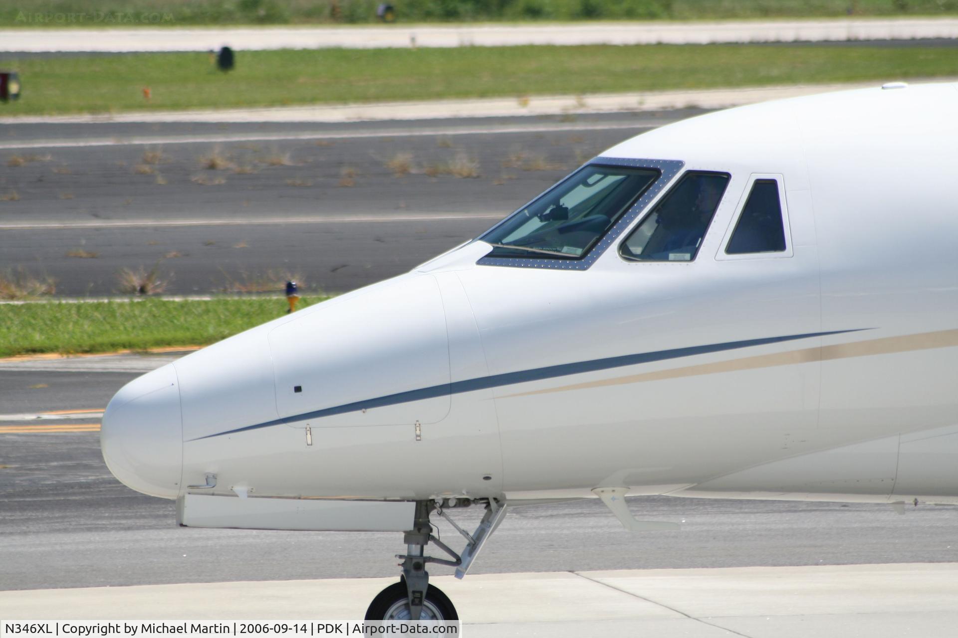 N346XL, 2003 Cessna 560XL C/N 560-5346, Close up of cockpit