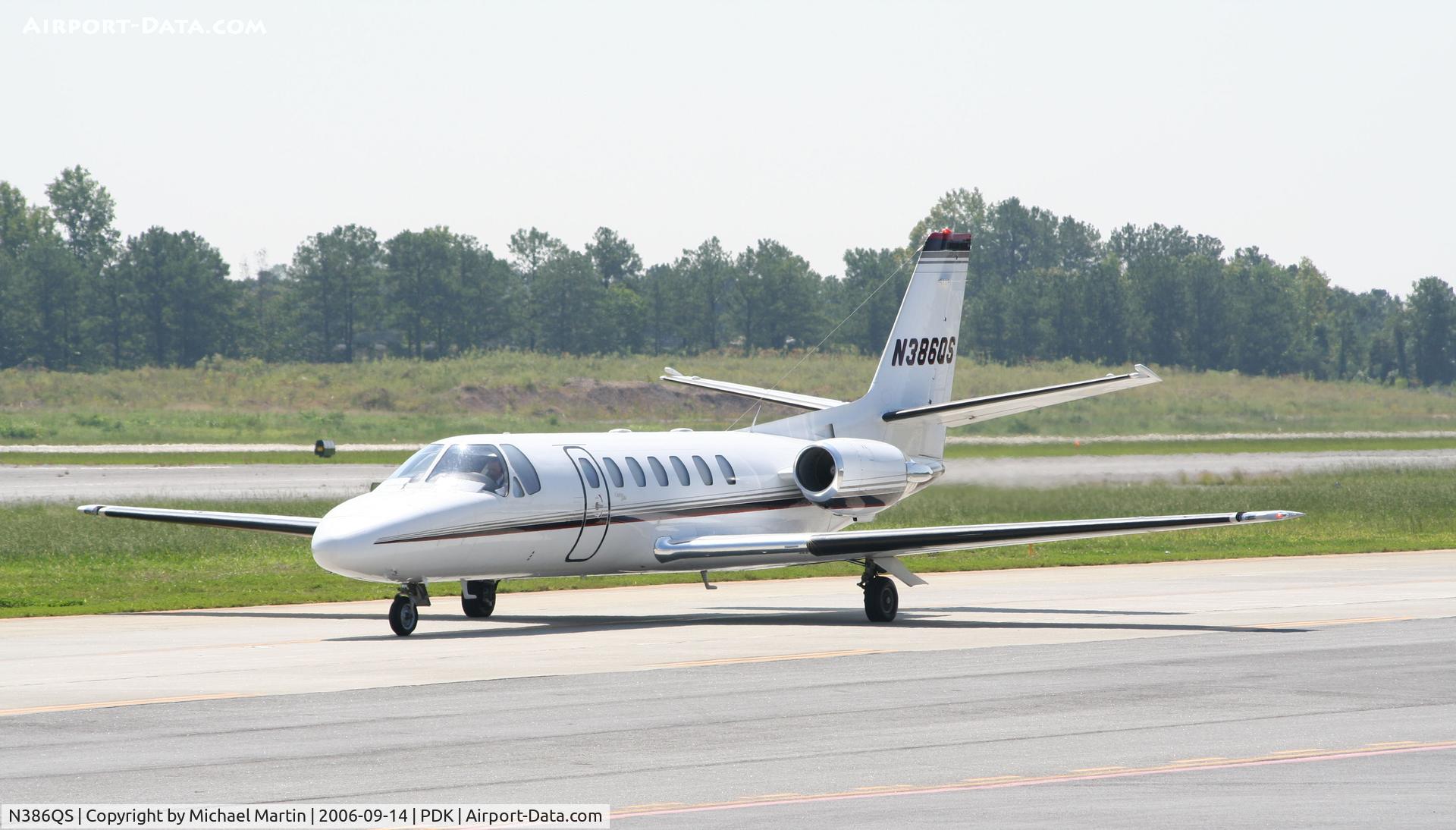 N386QS, 1998 Cessna 560 Citation Encore C/N 560-0486, Taxing to Runway 20L
