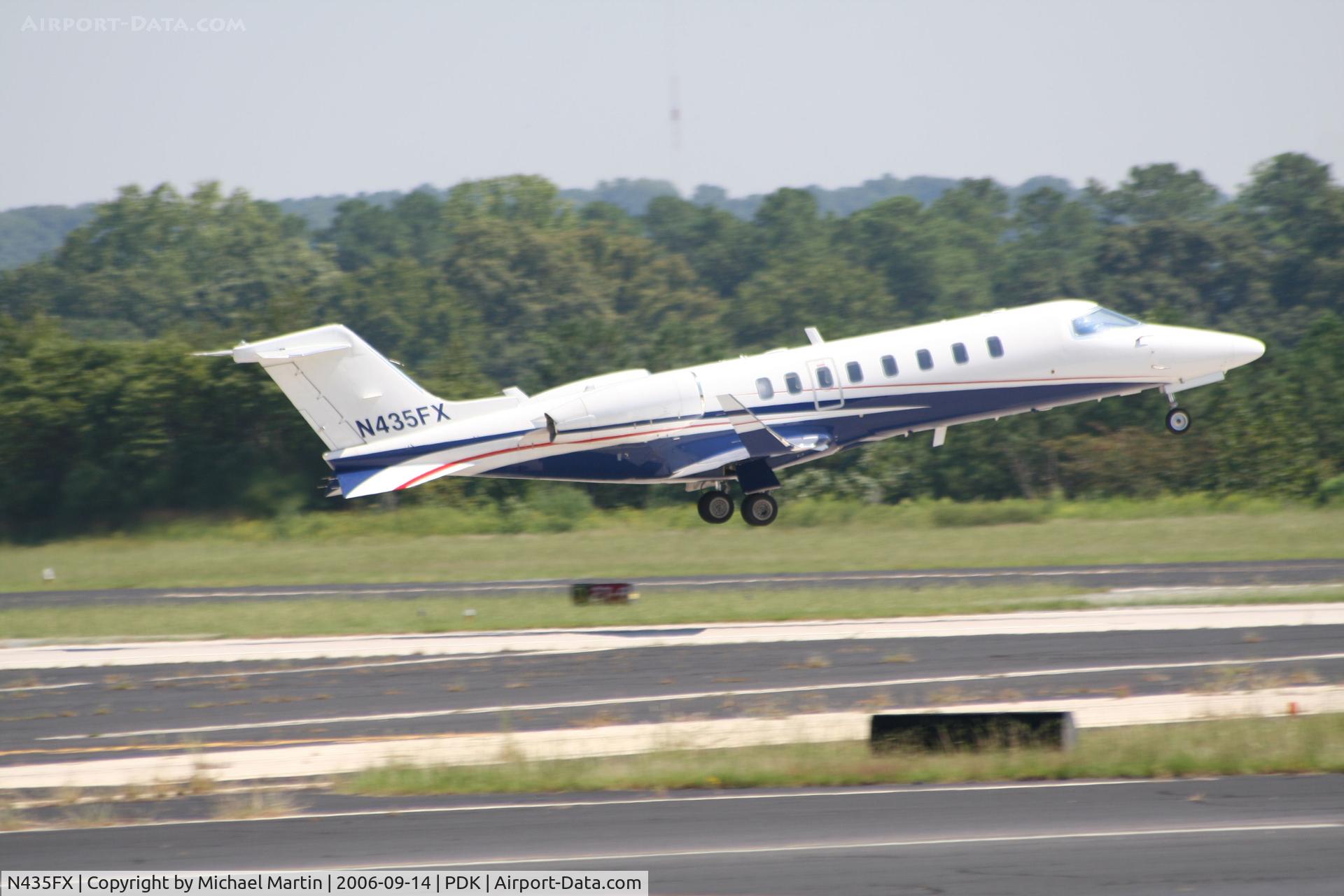 N435FX, Learjet Inc 45 C/N 271, Taking off from 20L