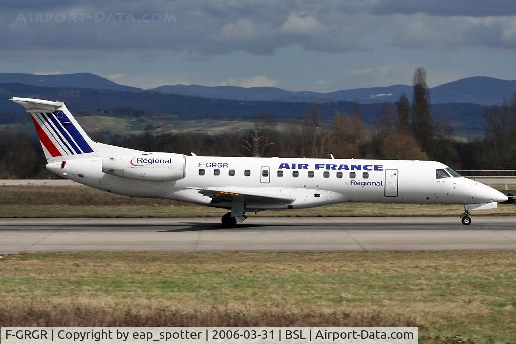 F-GRGR, 2000 Embraer ERJ-135ER (EMB-135ER) C/N 145236, Departing on runway 16