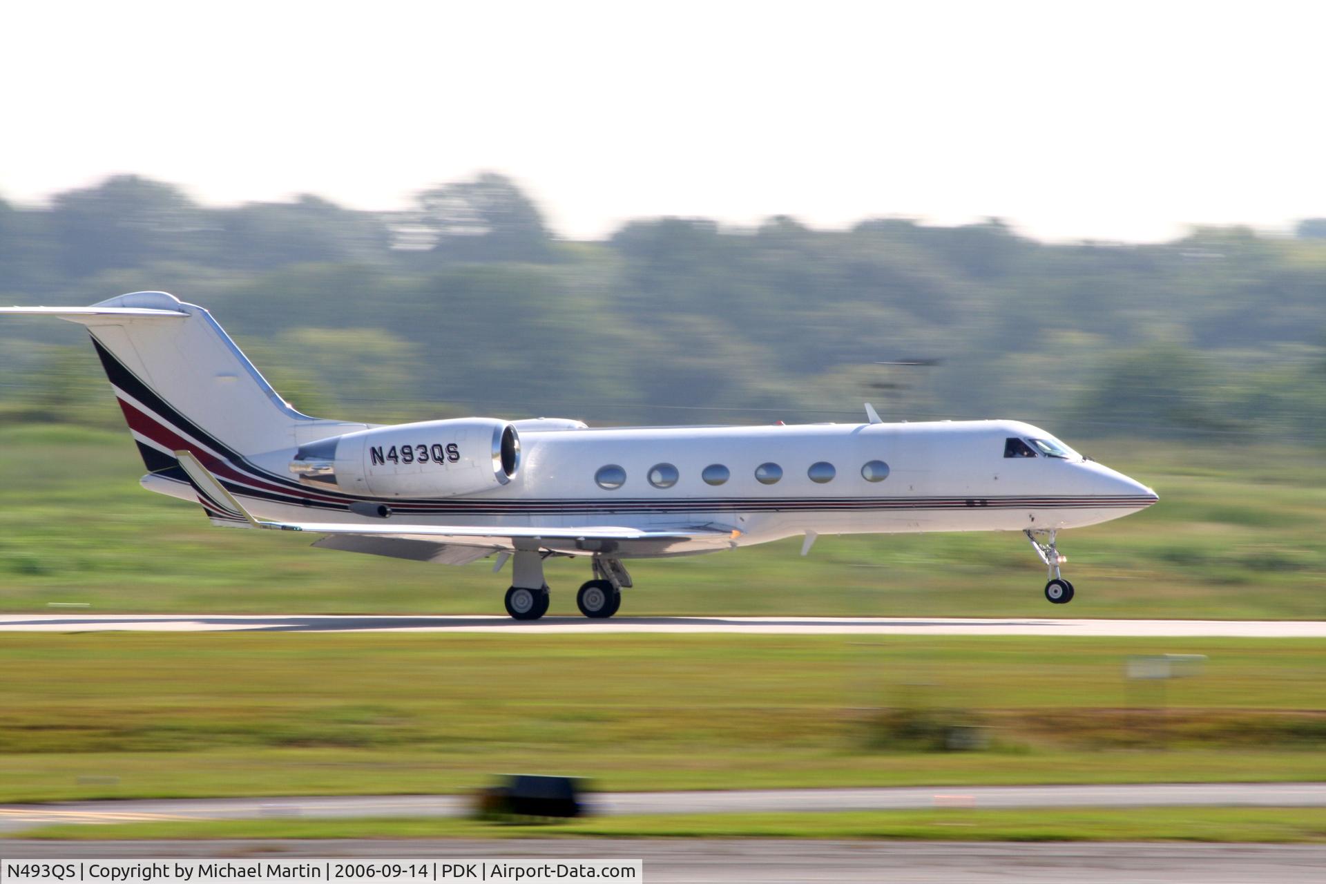 N493QS, 1996 Gulfstream Aerospace G-IV C/N 1293, Takeoff Roll