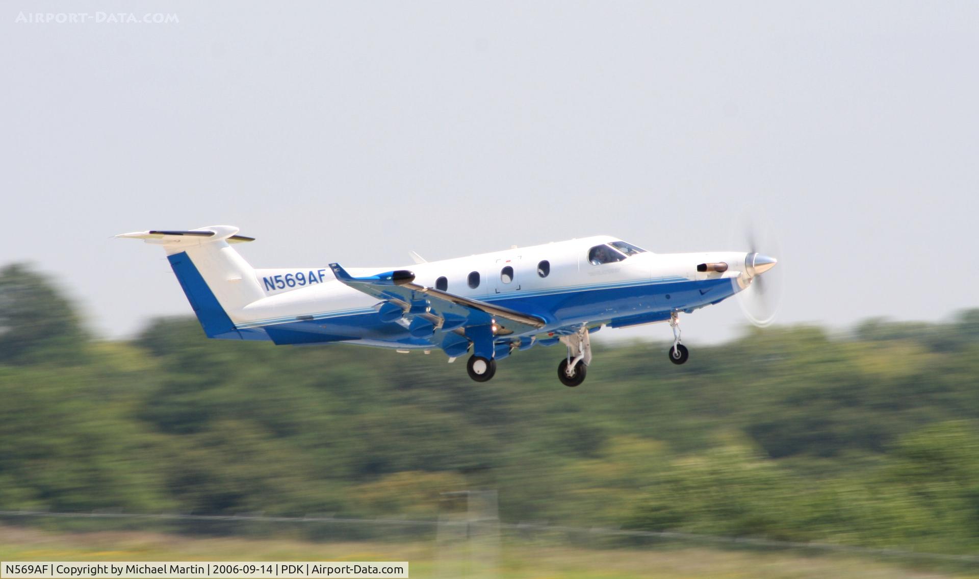 N569AF, 2004 Pilatus PC-12/45 C/N 569, Departing Runway 20L