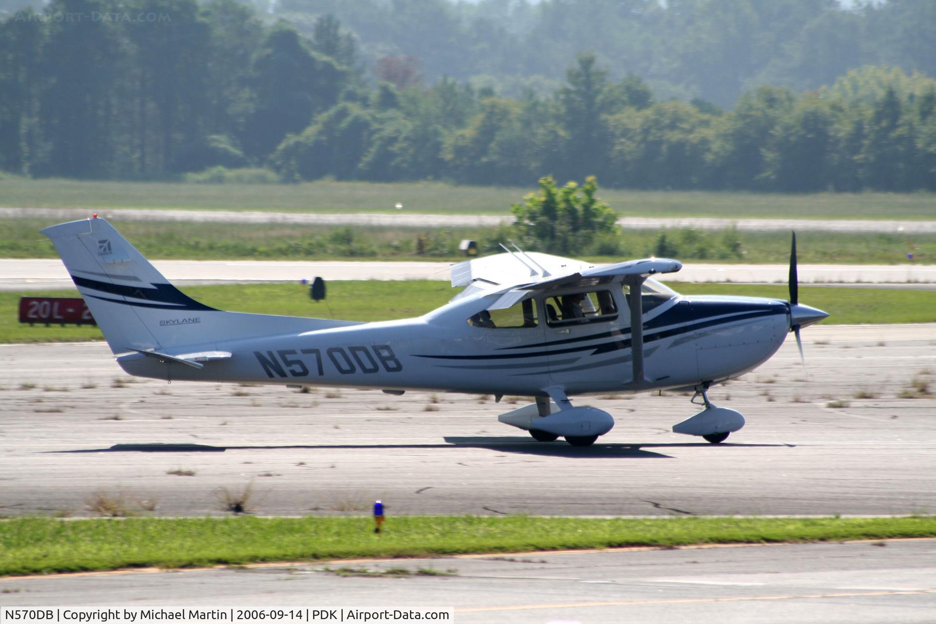 N570DB, 2005 Cessna 182T Skylane C/N 18281570, Takeoff Roll