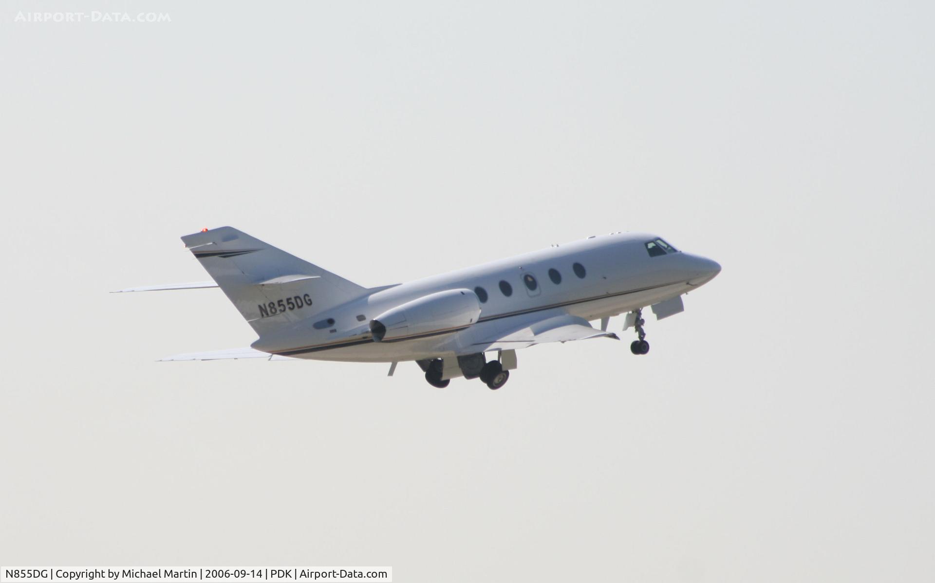 N855DG, 2006 Dassault Falcon 2000EX C/N 97, Departing 20L - Gear Up!