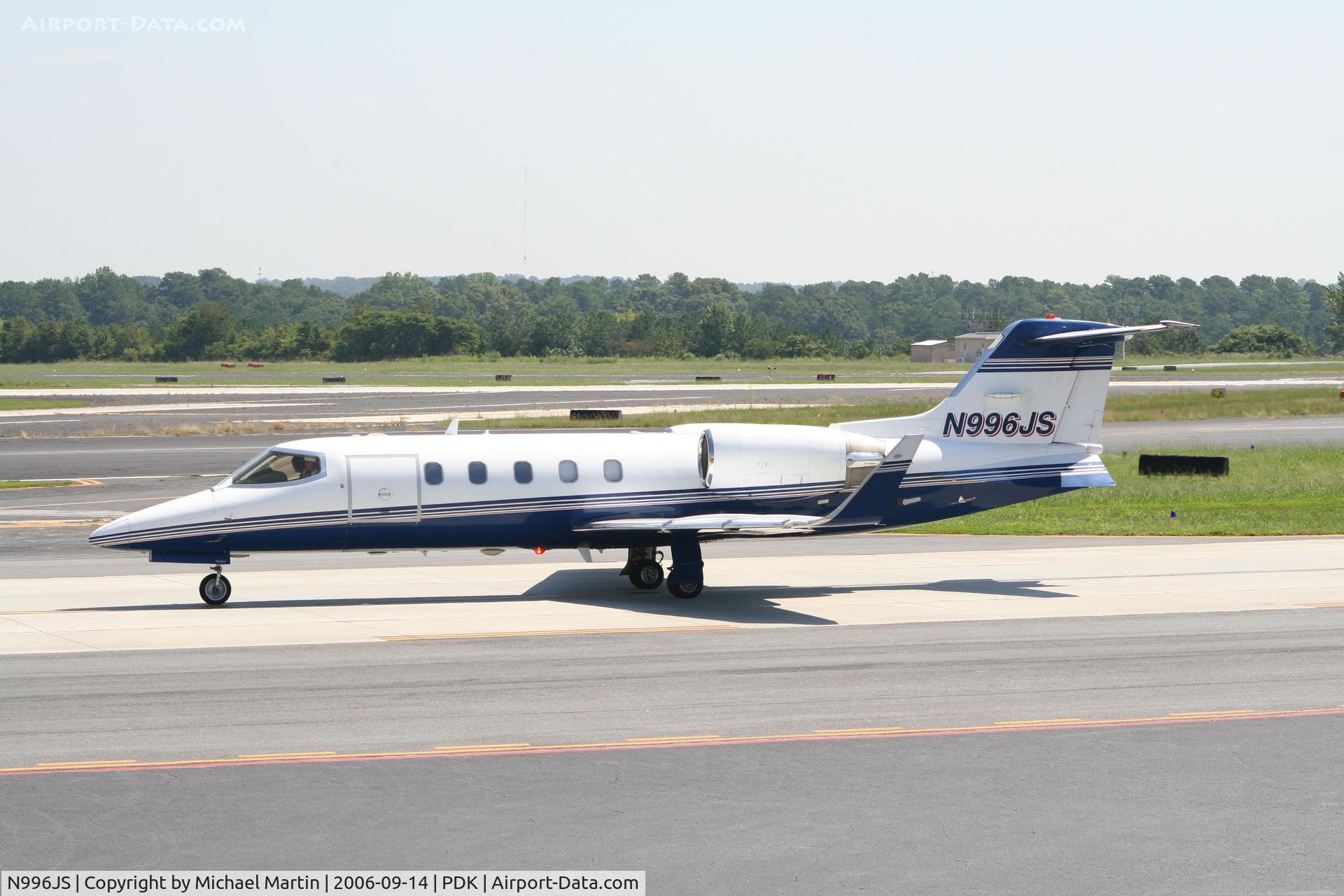 N996JS, 1996 Learjet 31A C/N 31A-119, Taxing from Mercury Air Service