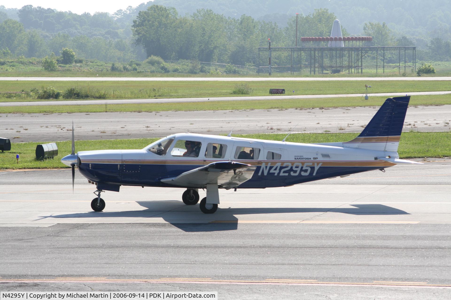 N4295Y, Piper PA-32R-301 C/N 32R-8313016, Taxing to Epps Air Service